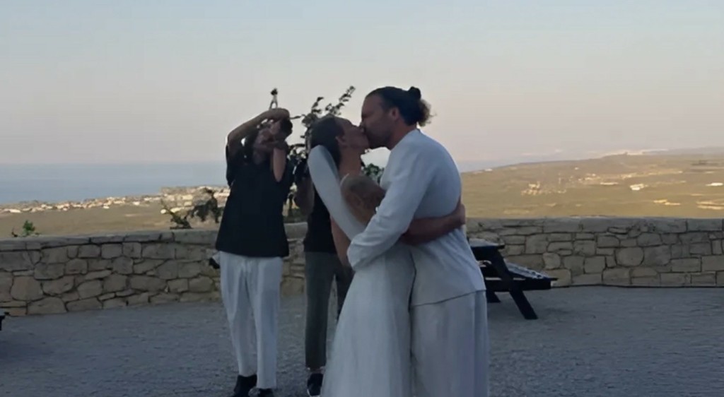 Ευρυδίκη Βαλαβάνη και Γρηγόρης Μόργκαν παντρεύτηκαν στα Χανιά (φωτογραφίες)